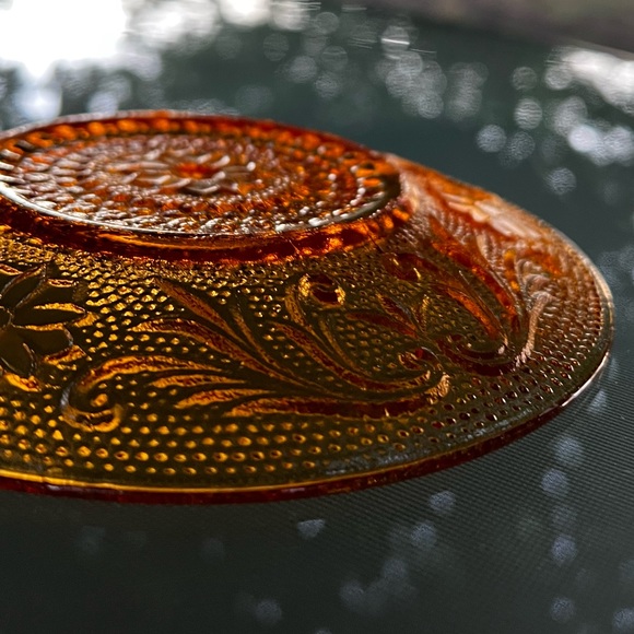 Amber Glass Sandwich Daisy Pattern Cups & Saucers, Vintage Tiara / Indiana Glass - Picture 15 of 16